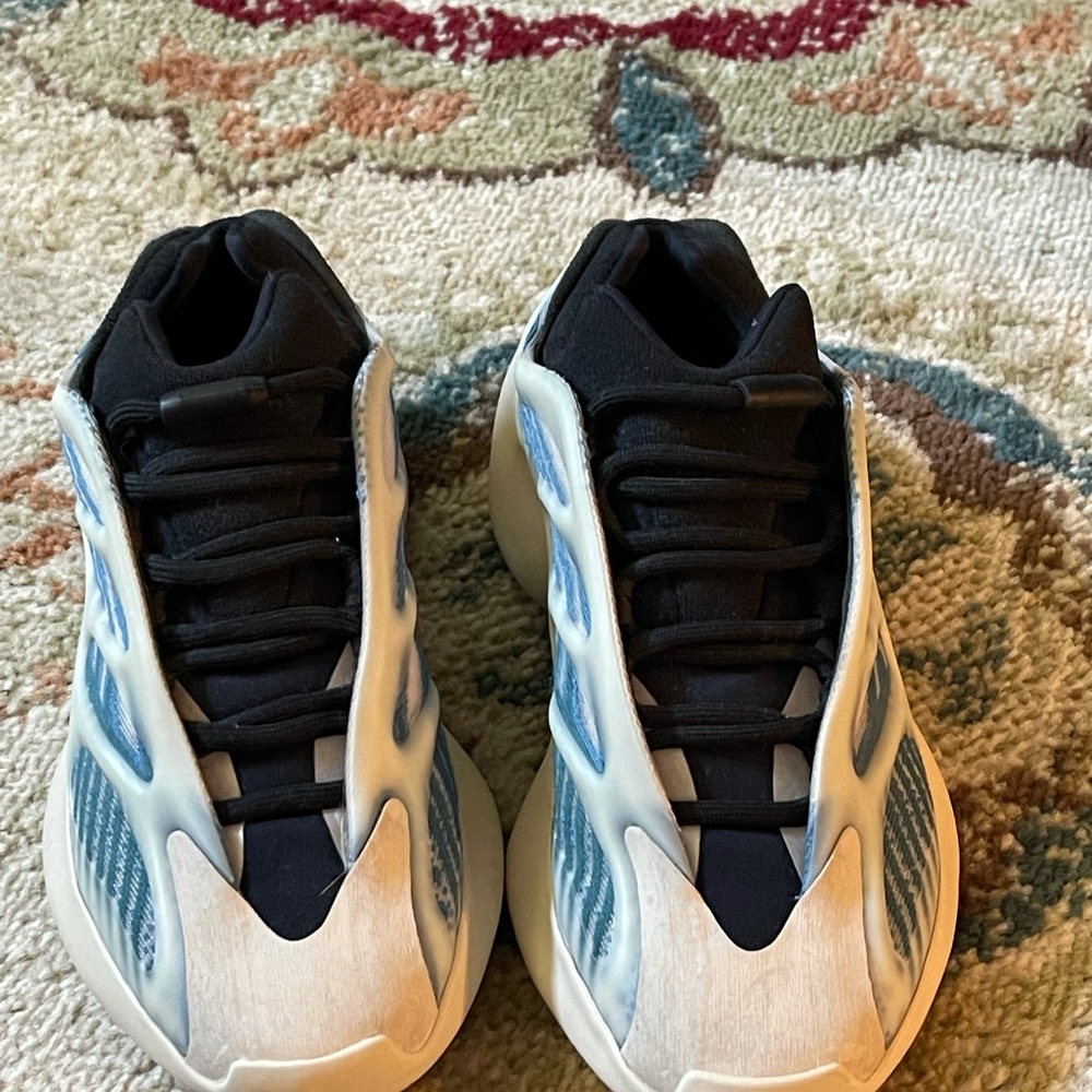 Yeezy size 6
